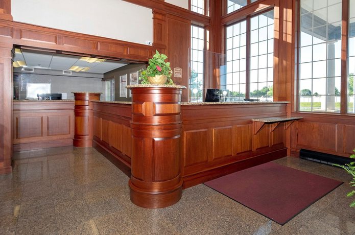 Imagen de los interiores del Hotel HomeTowne Studios by Red Roof Wilmington - New Castle. Foto 18