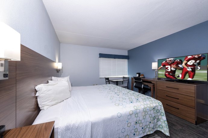 Imagen de la habitación del Hotel HomeTowne Studios by Red Roof Wilmington - New Castle. Foto 10
