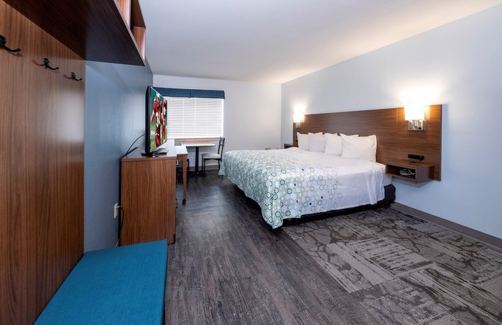 Imagen de la habitación del Hotel HomeTowne Studios by Red Roof Wilmington - New Castle. Foto 13