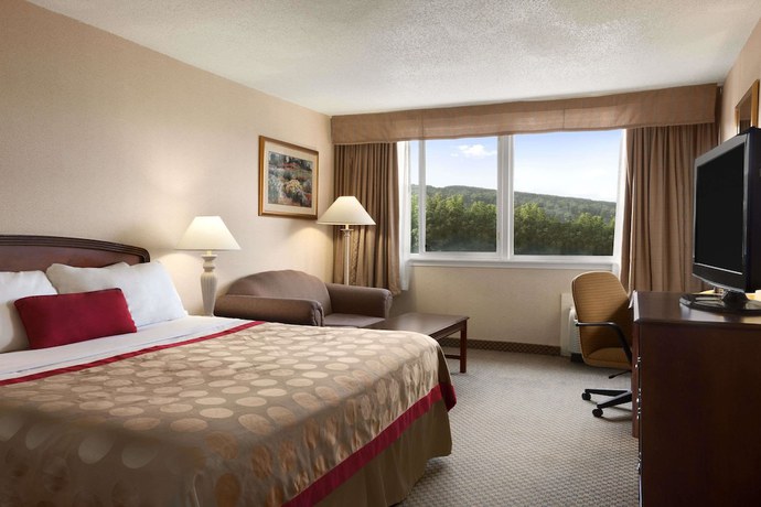 Imagen de la habitación del Hotel HomeTowne Studios by Red Roof and Conference Center Cortland. Foto 4