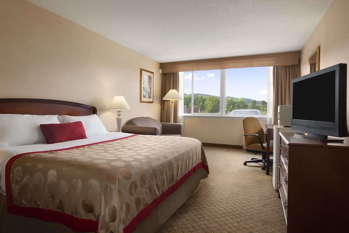 Imagen de la habitación del Hotel HomeTowne Studios by Red Roof and Conference Center Cortland. Foto 9