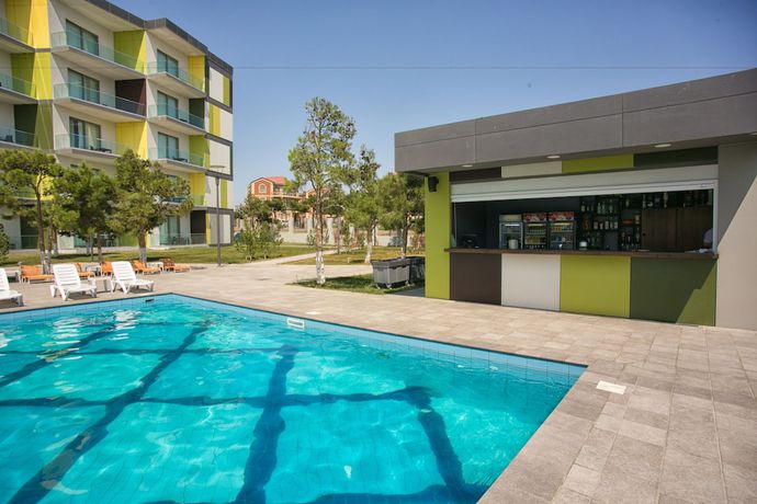 Imagen de la piscina del Hotel Homebridge Apartments. Foto 17