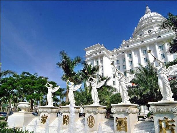 Imagen de los exteriores del Hotel Homeland International. Foto 7