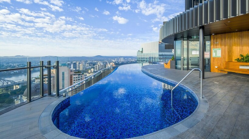 Imagen de la piscina del Hotel Homely Apartment at CBD Queen St. Foto 20