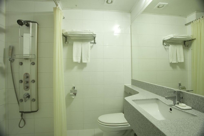 Imagen de la habitación del Hotel Homers. Foto 9