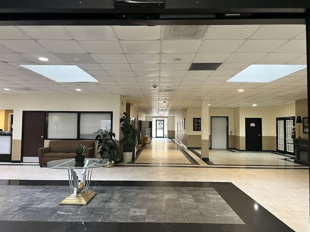 Imagen de los interiores del Hotel Homestay Inn and suites. Foto 7