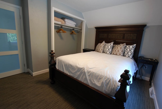 Imagen de la habitación del Hotel Homestead Suites. Foto 11