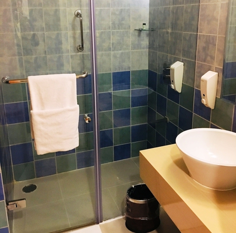 Imagen de la habitación del Hotel Hometel Chandigarh. Foto 16