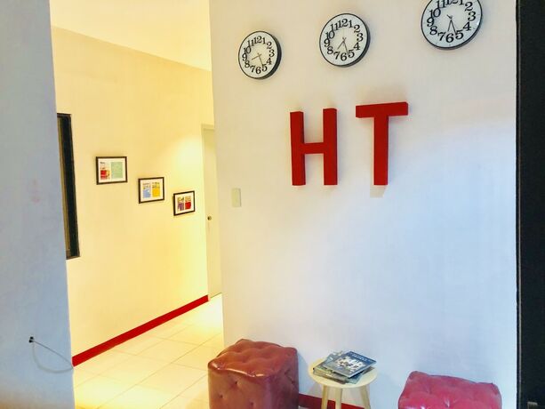 Imagen general del Hotel Hometown Bacolod - Lacson. Foto 10