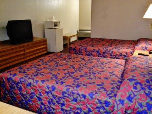 Imagen de la habitación del Hotel Hometown Inn Berea. Foto 5