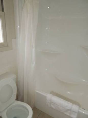 Imagen de la habitación del Hotel Hometown Inn Berea. Foto 8