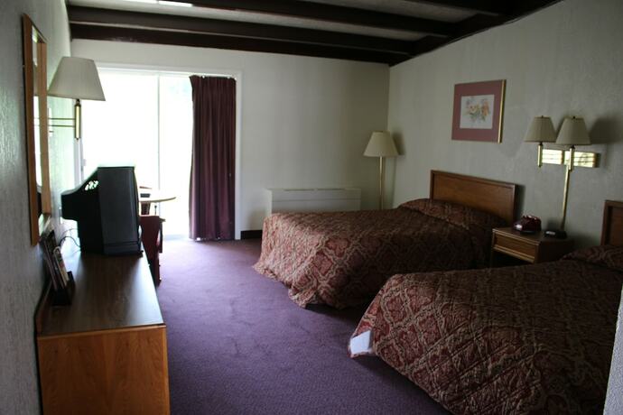Imagen de la habitación del Hotel Hometown Inn Staunton. Foto 18
