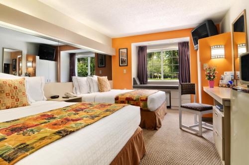 Imagen de la habitación del Hotel Hometown Inn & Suites Jacksonville Butler Blvd./Southpoint. Foto 6