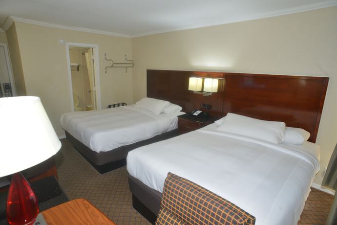 Imagen de la habitación del Hotel Hometown Inn and Suites, Tulsa . Foto 8