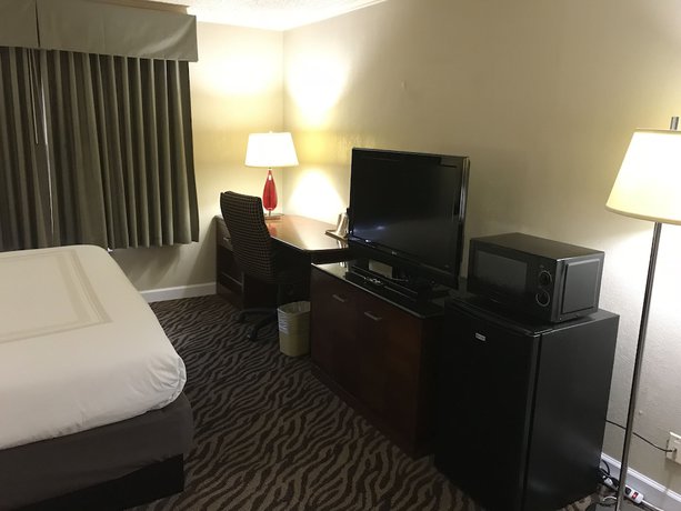 Imagen de la habitación del Hotel Hometown Inn and Suites, Tulsa . Foto 16
