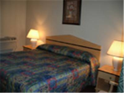 Imagen de la habitación del Hotel Hometown Inns North Hills. Foto 3