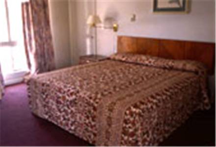 Imagen de la habitación del Hotel Hometown Inns North Hills. Foto 5