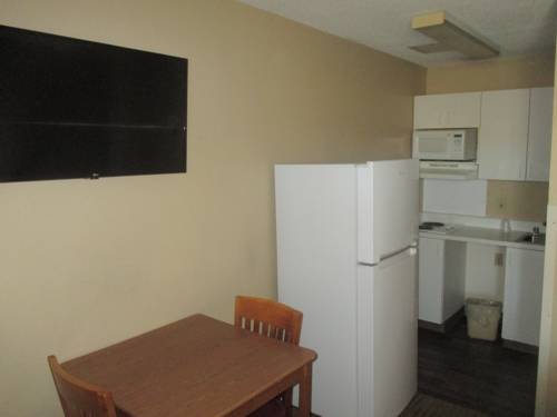 Imagen de la habitación del Hotel Hometowne Studios By Red Roof Atlanta Ne - Peachtree Corners. Foto 11