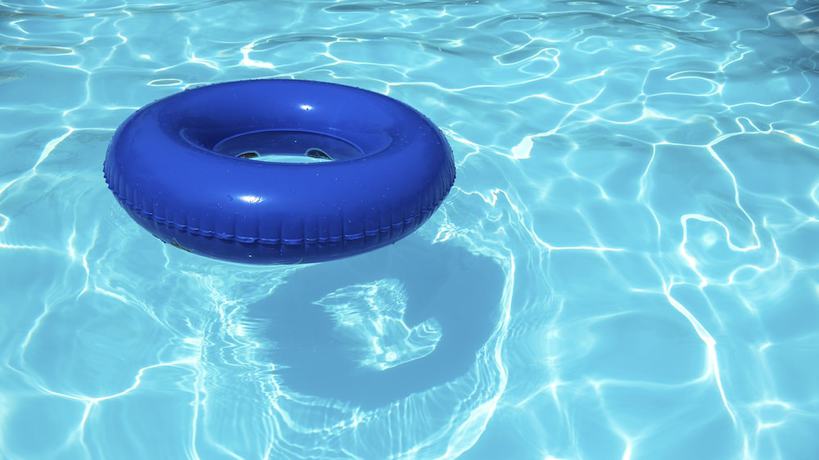 Imagen de la piscina del Hotel Hometowne Studios By Red Roof Auburn Hills. Foto 19
