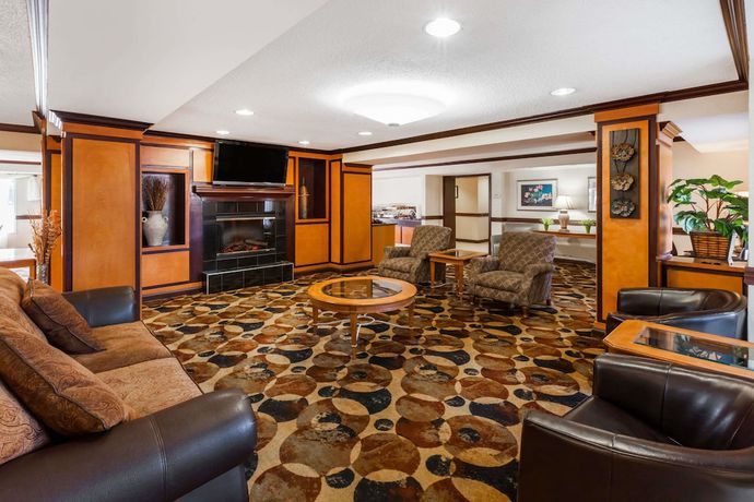 Imagen de los interiores del Hotel Hometowne Studios By Red Roof Auburn Hills. Foto 13