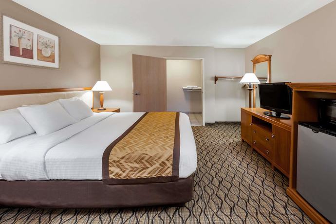 Imagen de la habitación del Hotel Hometowne Studios By Red Roof Auburn Hills. Foto 8