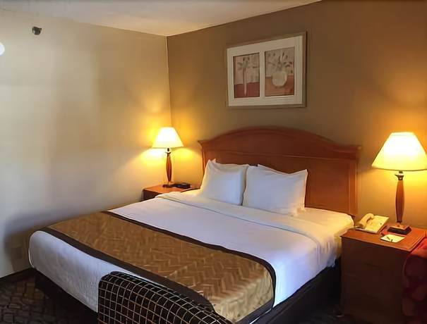 Imagen de la habitación del Hotel Hometowne Studios By Red Roof Auburn Hills. Foto 11