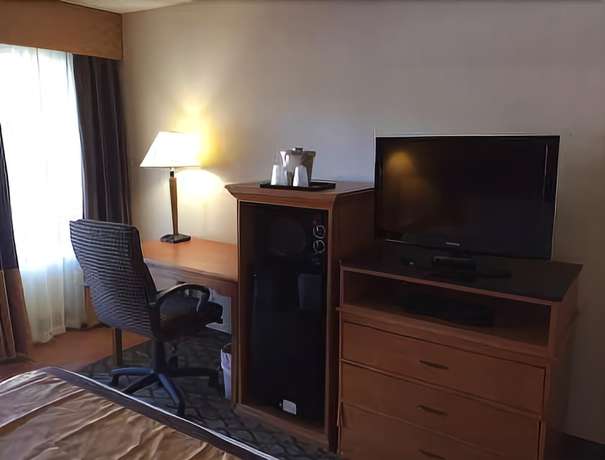 Imagen de la habitación del Hotel Hometowne Studios By Red Roof Auburn Hills. Foto 12