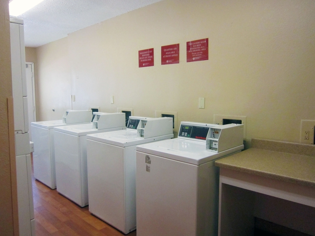 Imagen de los interiores del Hotel Hometowne Studios By Red Roof Houston - Northwest. Foto 5