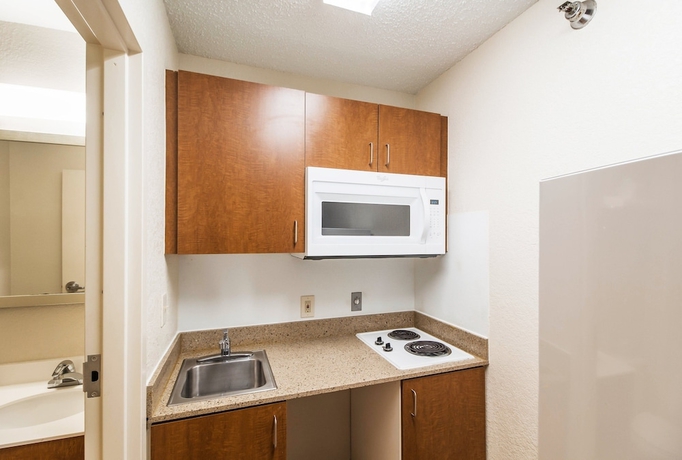 Imagen de la habitación del Hotel Hometowne Studios By Red Roof Houston - West Oaks. Foto 9