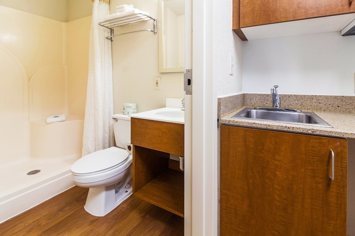 Imagen de la habitación del Hotel Hometowne Studios By Red Roof Houston - West Oaks. Foto 13