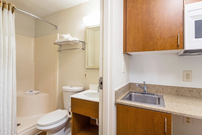 Imagen de la habitación del Hotel Hometowne Studios By Red Roof Houston - West Oaks. Foto 14