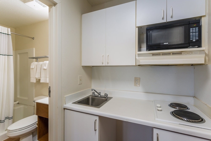 Imagen de la habitación del Hotel Hometowne Studios By Red Roof Nashville - Airport/ Briley Pkwy. Foto 10