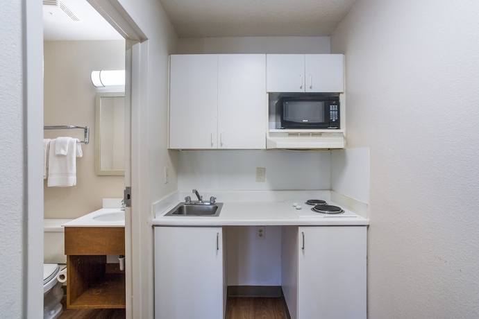 Imagen de la habitación del Hotel Hometowne Studios By Red Roof Nashville - Airport/ Briley Pkwy. Foto 11