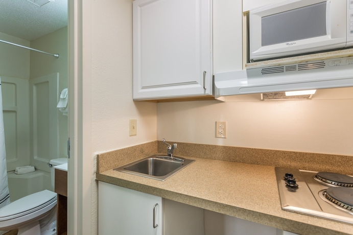 Imagen de la habitación del Hotel Hometowne Studios By Red Roof Nashville - Airport/ Briley Pkwy. Foto 13