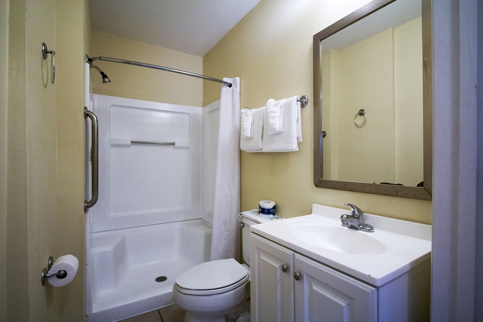 Imagen de la habitación del Hotel Hometowne Studios By Red Roof Orlando South. Foto 8