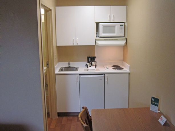 Imagen de la habitación del Hotel Hometowne Studios By Red Roof Orlando - Ucf Area. Foto 7