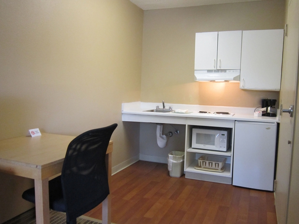 Imagen de la habitación del Hotel Hometowne Studios By Red Roof Orlando - Ucf Area. Foto 9