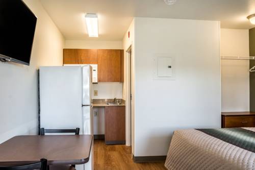 Imagen de la habitación del Hotel Hometowne Studios By Red Roof Salem, Or. Foto 5