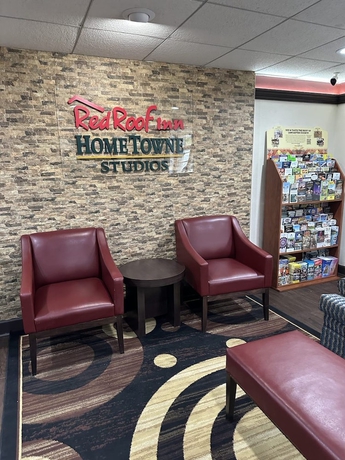 Imagen de los interiores del Hotel Hometowne Studios Lancaster. Foto 10