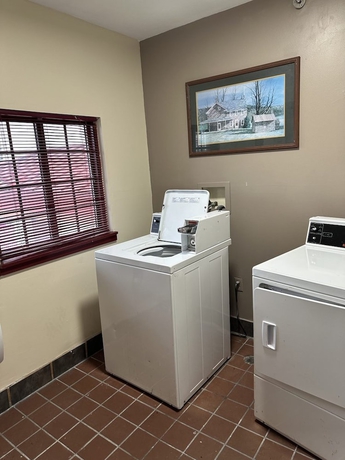 Imagen de los interiores del Hotel Hometowne Studios Lancaster. Foto 11