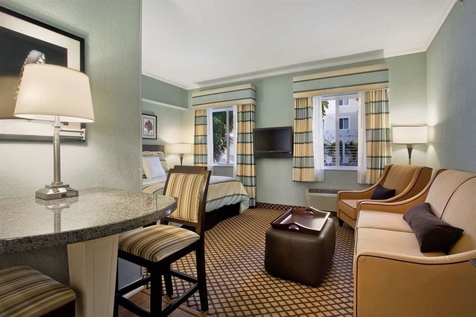 Imagen de los interiores del Hotel Homewood Suites Bonita Springs. Foto 15