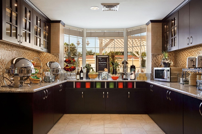 Imagen del bar/restaurante del Hotel Homewood Suites Bonita Springs. Foto 2