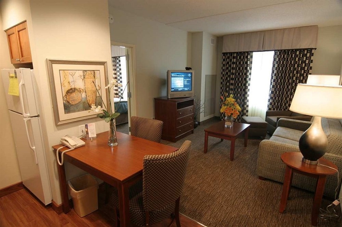 Imagen de los interiores del Hotel Homewood Suites By Hilton Albany. Foto 13