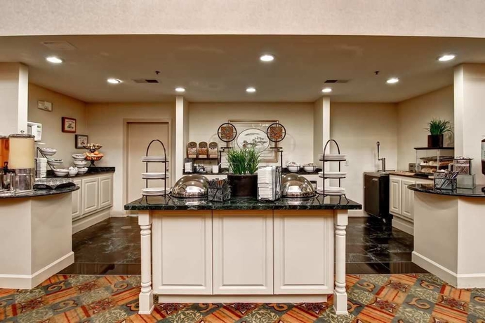 Imagen del bar/restaurante del Hotel Homewood Suites By Hilton Atlanta - Buckhead. Foto 3