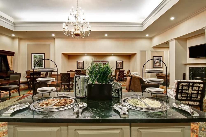Imagen del bar/restaurante del Hotel Homewood Suites By Hilton Atlanta - Buckhead. Foto 4
