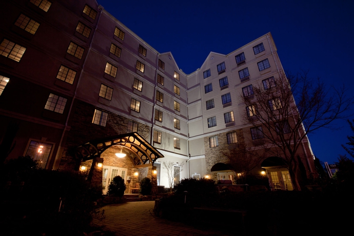 Imagen de los exteriores del Hotel Homewood Suites By Hilton Atlanta Buckhead Pharr Road. Foto 9
