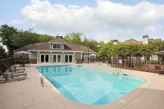 Imagen de la piscina del Hotel Homewood Suites By Hilton Atlanta-galleria/cumberland. Foto 15