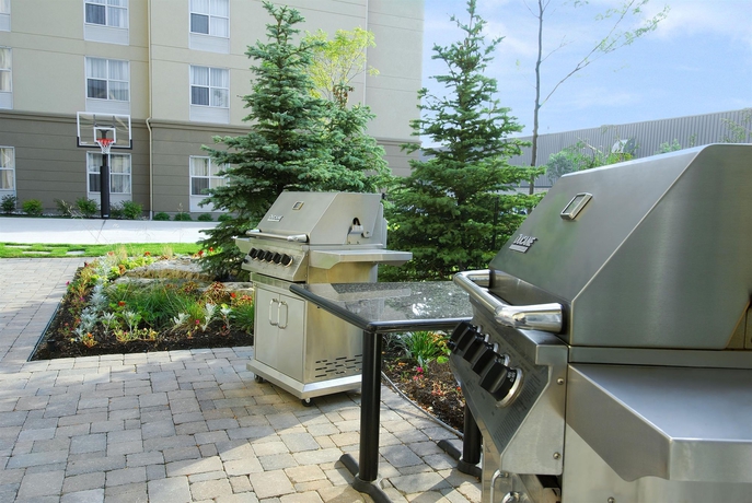 Imagen de los exteriores del Hotel Homewood Suites By Hilton Burlington, Burlington. Foto 11