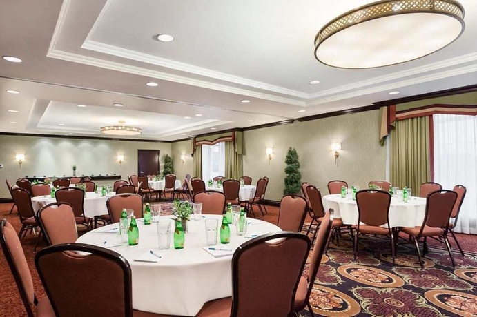 Imagen de los interiores del Hotel Homewood Suites By Hilton Cambridge Waterloo Ontario. Foto 14