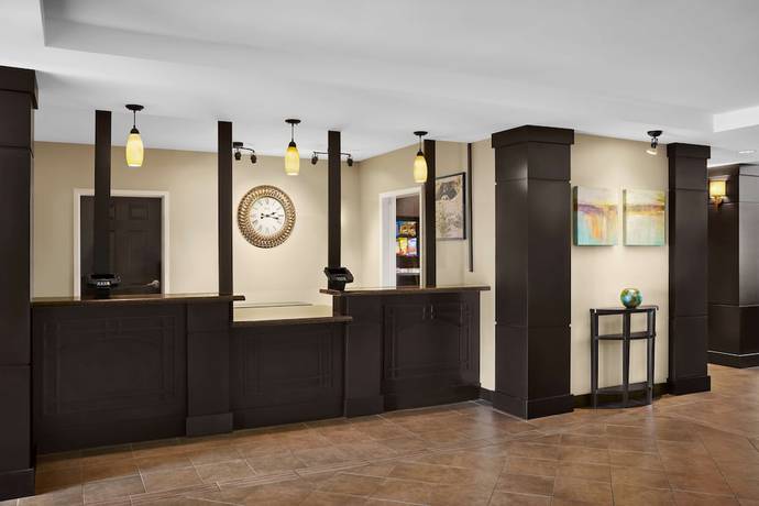 Imagen de los interiores del Hotel Homewood Suites By Hilton Cathedral City Palm Springs. Foto 18